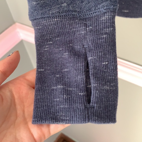 75% off Navy Sweatshirt - Picture 4 of 5